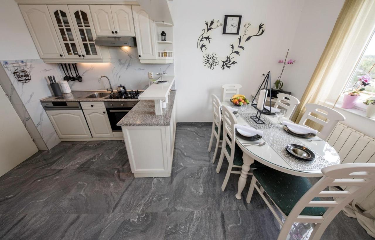 Apartment Dominik 2874 Palit Eksteriør bilde
